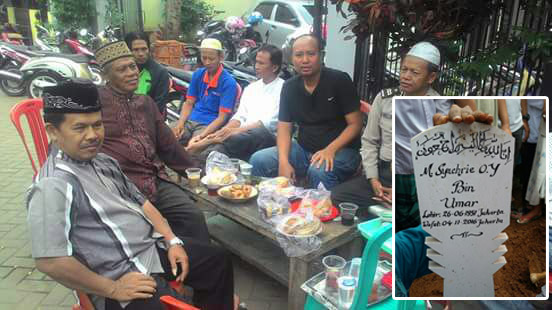 Warga takziah dikediaman korban di Binong Permai, Kab. Tangerang (5/11/16). Foto. istimewa