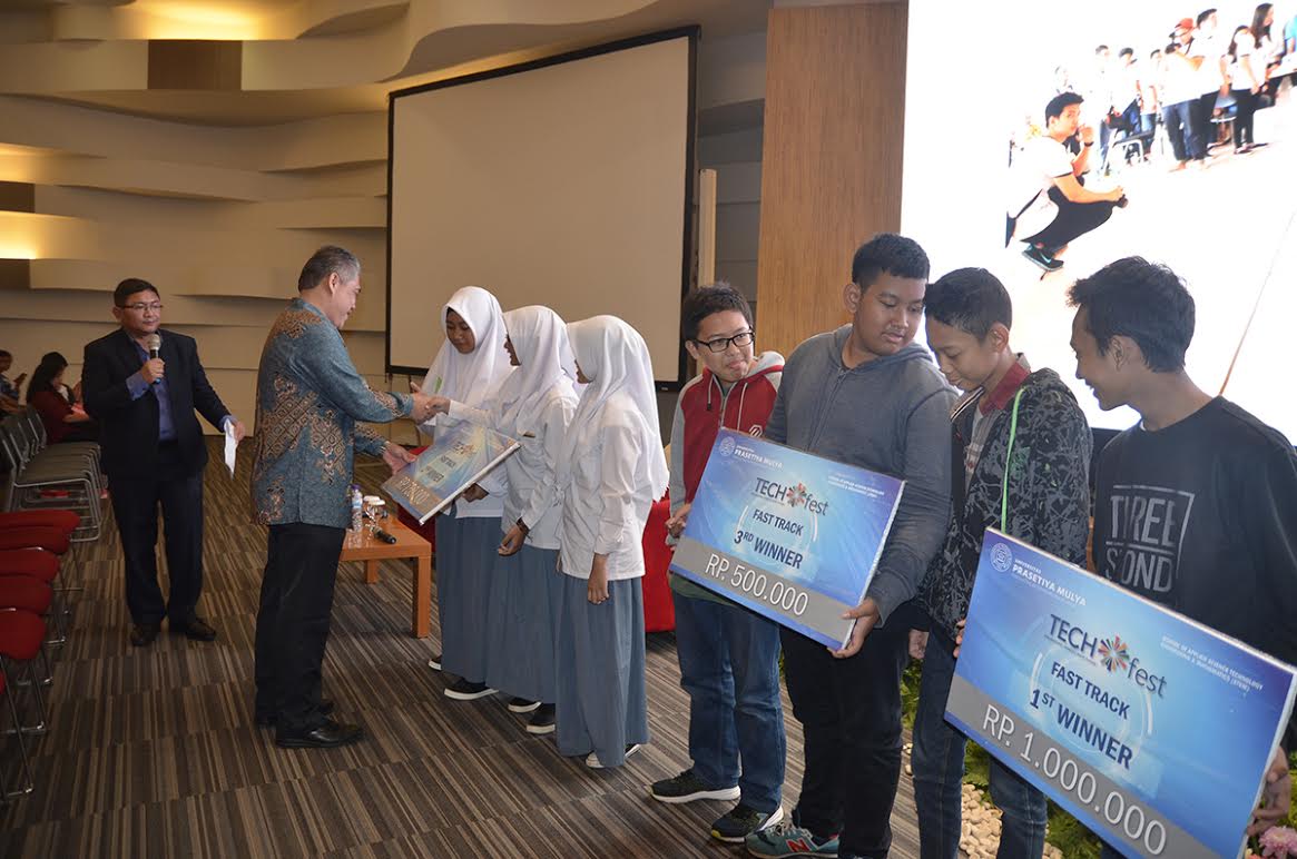 SMA Kharisma Bangsa Juara Umum di Ajang TechFest Prasetiya Mulya 2016
