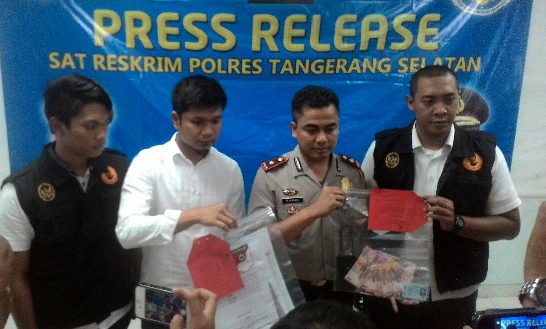 Team Saber Pungli Tangsel Tangkap Oknum Pegawai di Ciputat