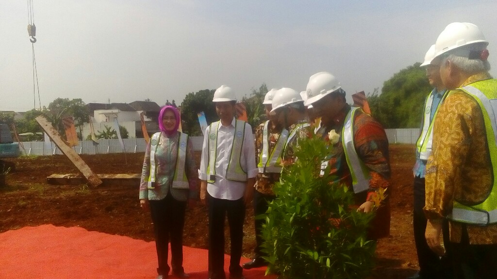 Presiden Jokowi Bersama Walikota Tangsel Resmikan Pembangunan Rusunami Untuk MBR
