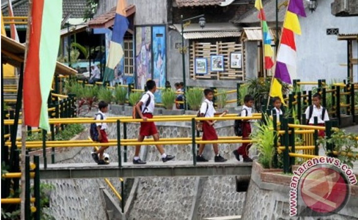 BPBD Kota Ambon Mengembangkan Komunitas Sekolah Sungai
