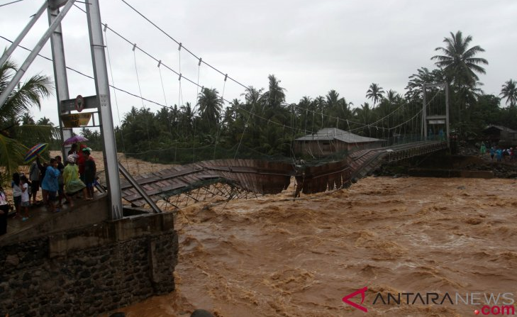 2 Anak Meninggal Dunia Dalam Banjir YangTerjadi di Padang