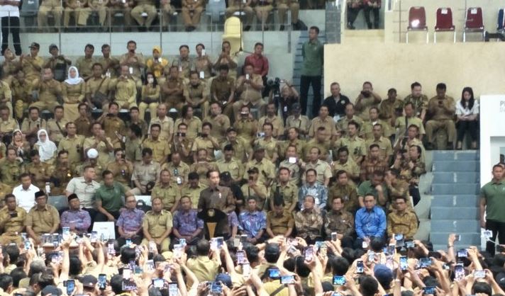 Presiden Jokowi Temui Perangkat Desa Di Istora