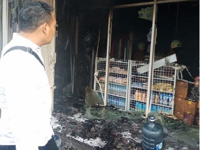 Minimarket Di Ciputat Hangus Terbakar Akibat Korslet Listrik