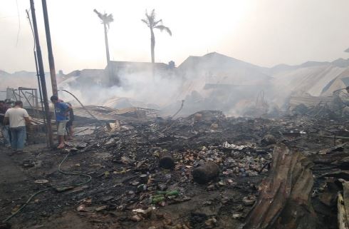Kebakaran Di Cireundeu, Korban Menyebutkan Rugi Ratusan Juta