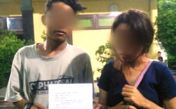 Petugas Satpol PP Tangerang Mempergoki Muda-Mudi Bercumbu Di Kolong Jembatan, Sita Kondom & CD