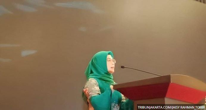 Siti Nur Azizah, Putri Wakil Presiden Indonesia Ma’ruf Amin Ambil Formulir Penjaringan Calon Wali Kota Tangerang Selatan Dari Partai PDIP