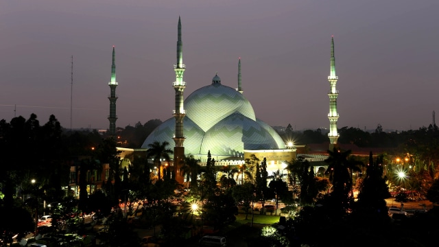 5 Bagian Menarik Dari Masjid Raya Al Azhom