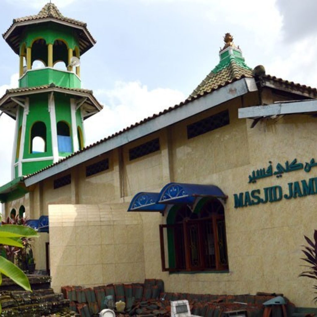 4 Tempat Wisata Religi Bersejarah di Tangerang Selatan
