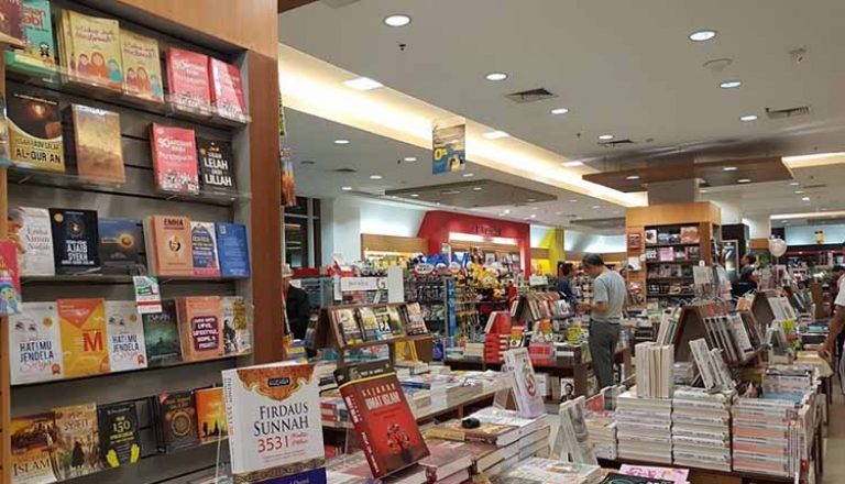 Rekomendasi Toko Buku Gramedia  Terbaik di Tangsel aslii 