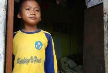Kisah Anak Yatim Piatu Yang Jualan Cilok Seusai Pulang Sekolah Untuk Menghidupi 2 Adiknya