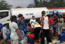Kekeringan di 3 Kampung Daerah Bekasi, Polisi Kirim 7 Truk Tangki Air