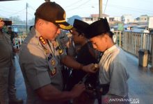 Polisi Tangerang Menghadang Belasan Anak Yang Ikut Demo Ke Jakarta