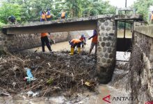 Madiun Bersihkan Sungai Untuk Mencegah Banjir