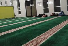 Polisi Yang Memasuki Sepatu Di Masjid, Mendatangi dan Meminta Maaf Ke Pengurus Masjid