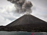 Badan Geologi Mengecek Aktivitas Vulkanik Gunung Anak Krakatau