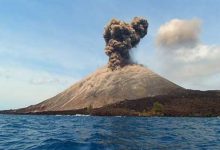 Status Waspada, Gunung Anak Krakatau Kemerin Digoyang 10 Kali Gempa