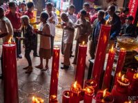 Menjelang Hari Raya Imlek, Kelenteng Berbagi Angpau Kepada Lansia Si Semarang