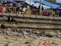 Tempat Sampah Wajib Disediakan Pelaku Usaha Di Kupang-NTT
