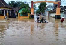 Akibat Banjir, Jalur Pantura Pasuruan Ditutup