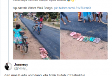Foto Anak-anak Lepas Sandal dan Main di Jalan Aspal Baru Menjadi Viral