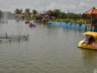 Ide Liburan di Lamongan: Wisata Sepeda Air Wiekes