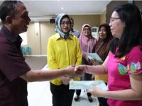 Membagikan 465 Sertifikat Tanah Di Ciputat, Airin Apresiasi Pemerintah Pusat Dan BPN Tangerang Selatan