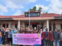 Sosialisasi Konsep Produk dan Siklus Hidup Produk Dalam Upaya Pengembangan Produk Kopi di Dusun Pasir Kaliki