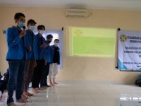 Mahasiswa Universitas Pamulang Lakukan Penyuluhan Tentang Sosialisasi Dan Pengenalan Terkait Manfaat Kandungan Bahan Baku Pembuatan Sabun Cuci Piring