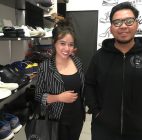 Meraup Omzet Jutaan Rupiah dari Bisnis Cuci Sepatu